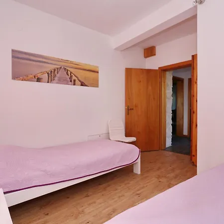 Fraj With Jacuzzi Apartament *