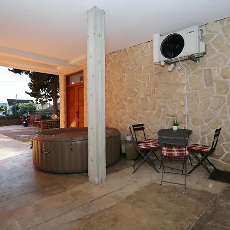 Apartament Fraj With Jacuzzi