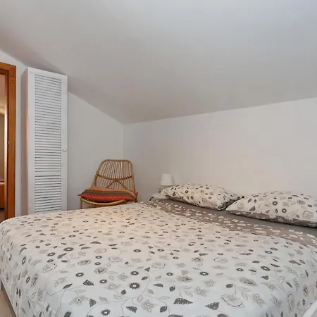 Fraj With Jacuzzi Apartamento *